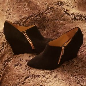 Jessica Simpson black booties